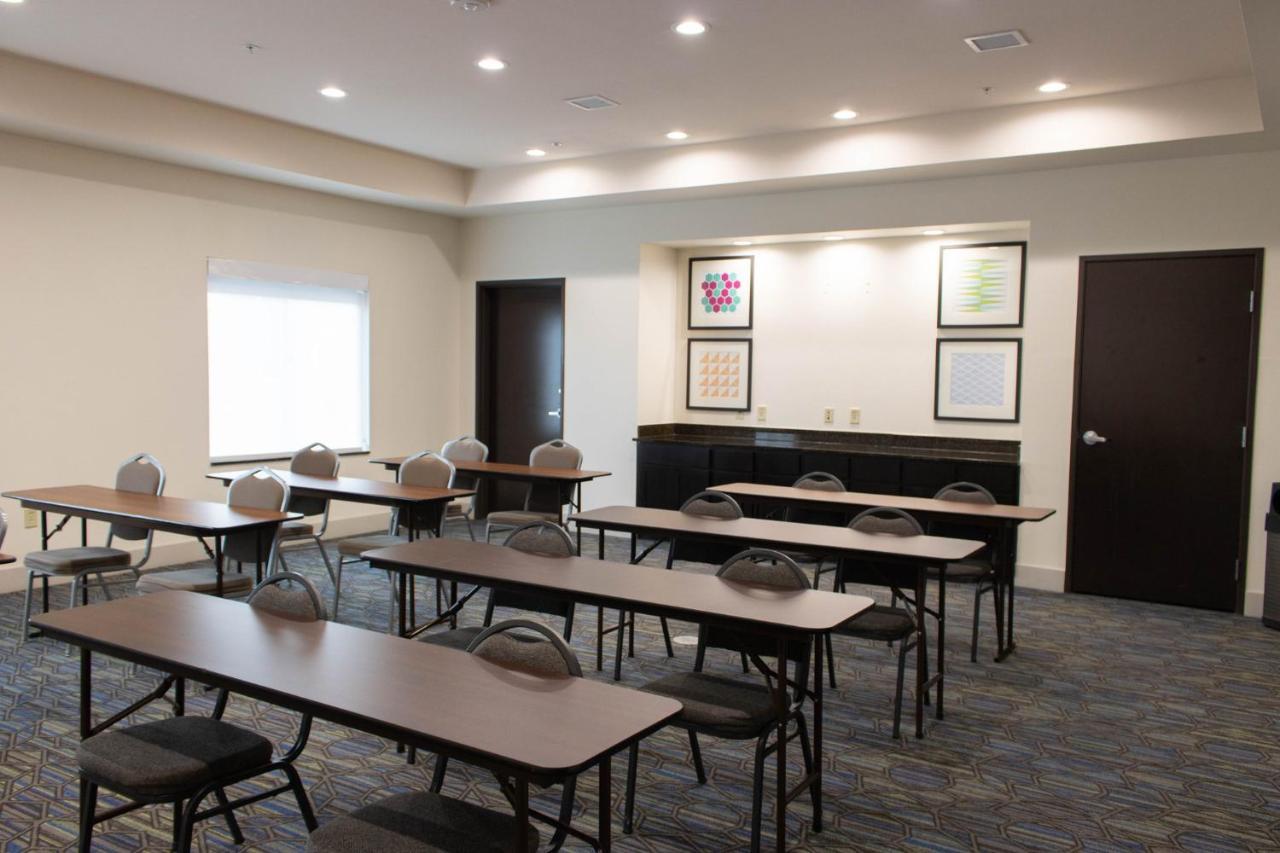 Express & Temple-medical Center Area By Ihg Hotel 3*