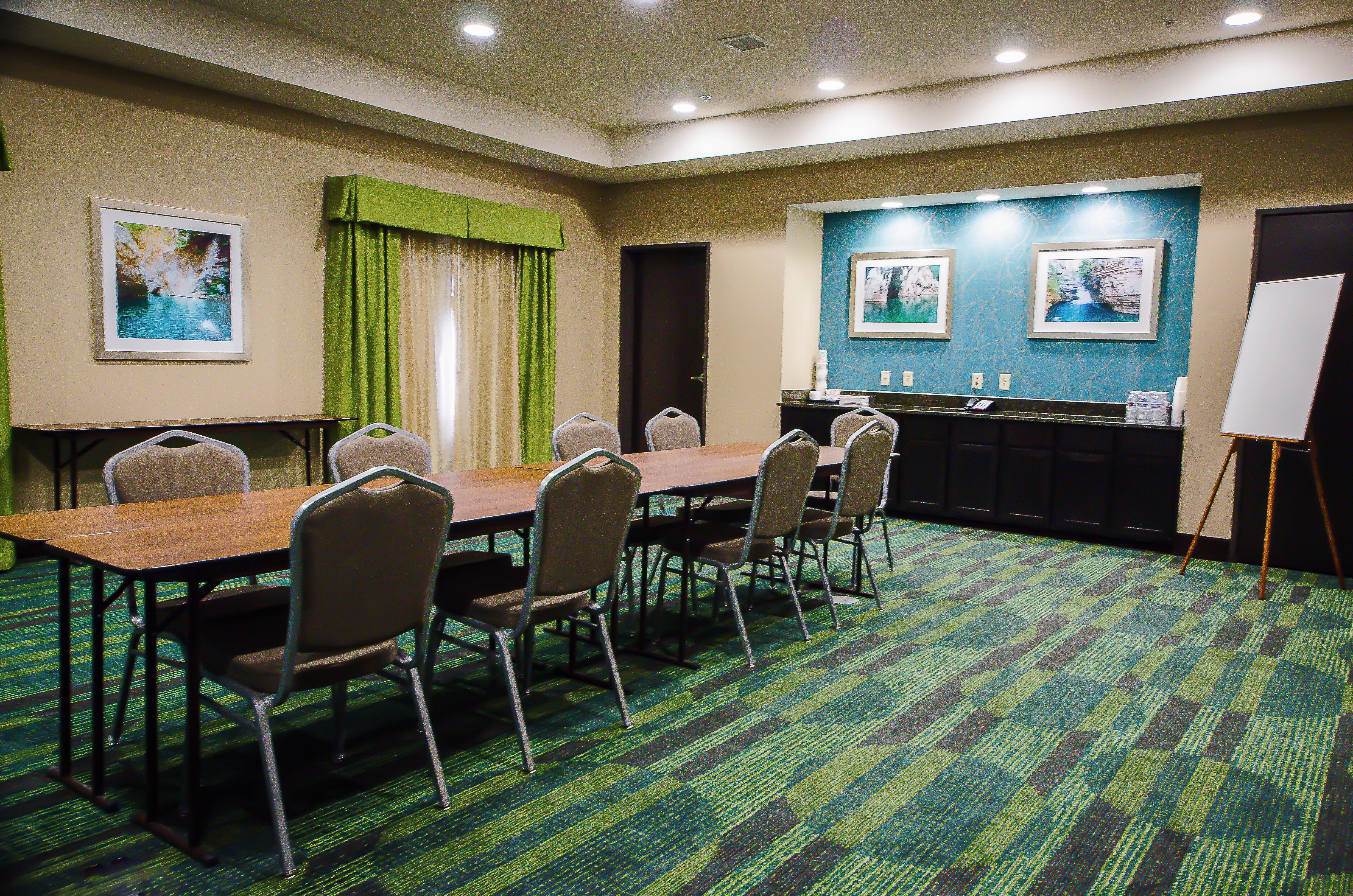Express & Temple-medical Center Area By Ihg Hotel